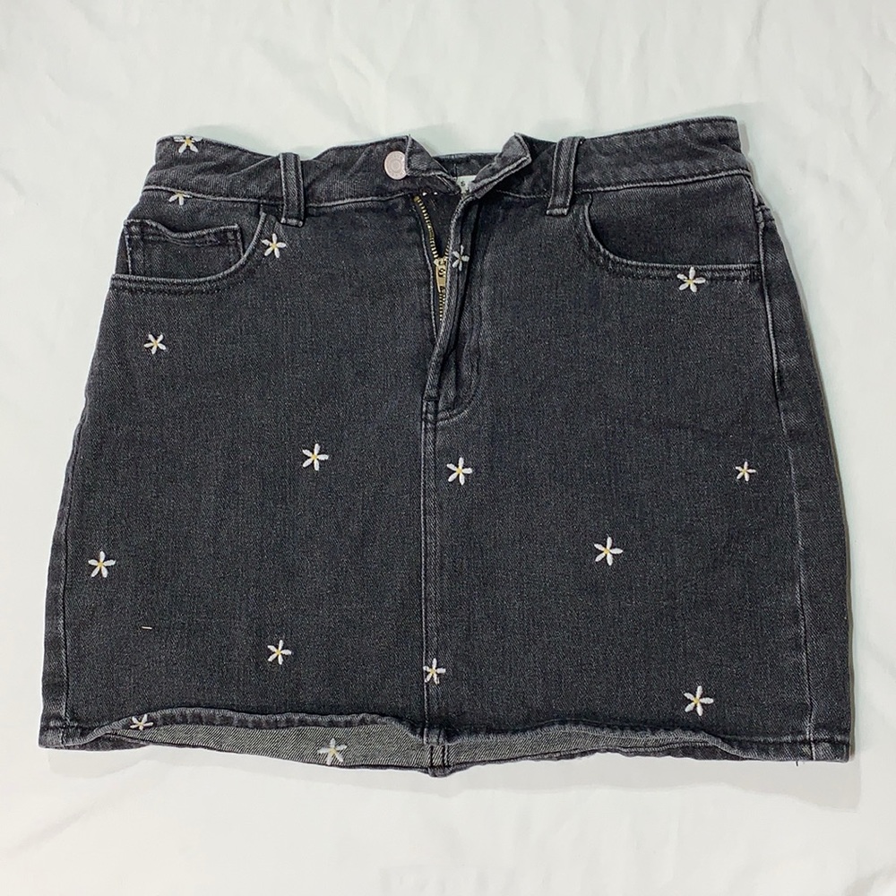 PAC Sun Black Skirt with Flowers SZ 26 waist